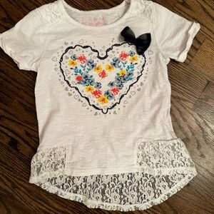 Adorable Little Girl Heart and Lace Shirt * Size 8 * Like New